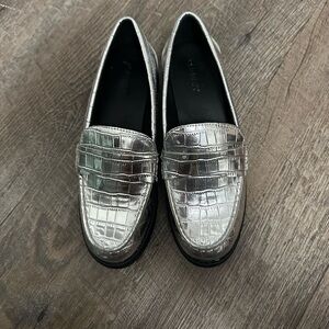 Old Navy metallic snake skin style loafers size 6.5 silver shoes